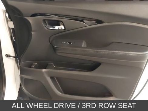 Used 2020 Honda Pilot Elite image 41