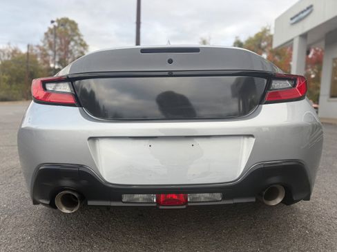 Used 2022 Toyota GR86 Base image 11