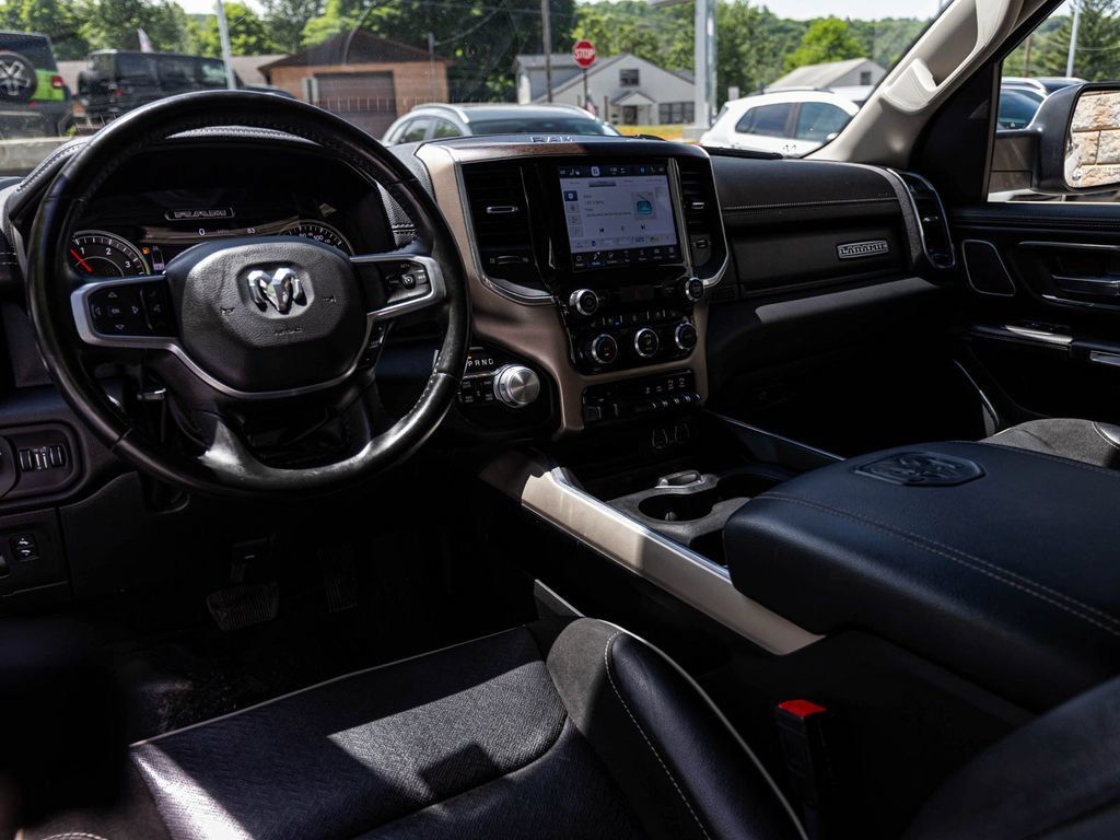 Used 2022 RAM 1500 Laramie AWD/4WD image 17