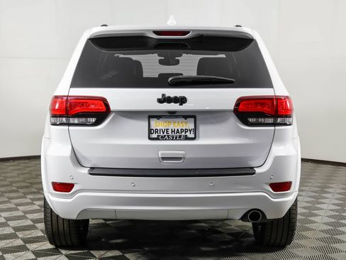 Used 2019 Jeep Grand Cherokee Altitude RWD image 18