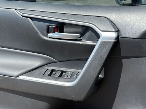 Used 2025 Toyota RAV4 XLE w/ Convenience Package FWD image 15
