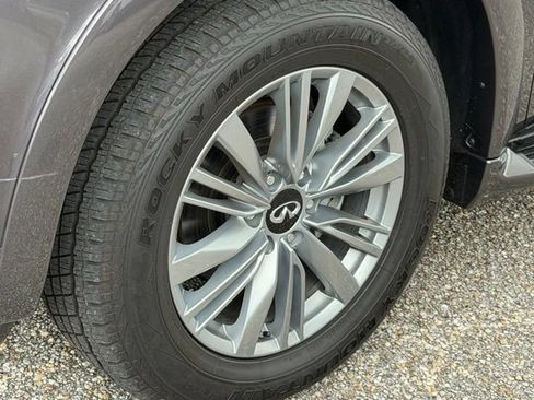 Used 2024 INFINITI QX80 Luxe AWD/4WD image 9