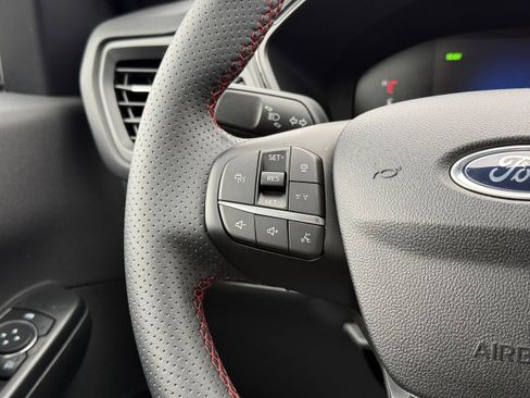 Used 2025 Ford Escape ST-Line w/ Equipment Group 301A image 14