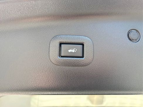 Used 2021 INFINITI QX80 Luxe w/ All-Season Package AWD/4WD image 29
