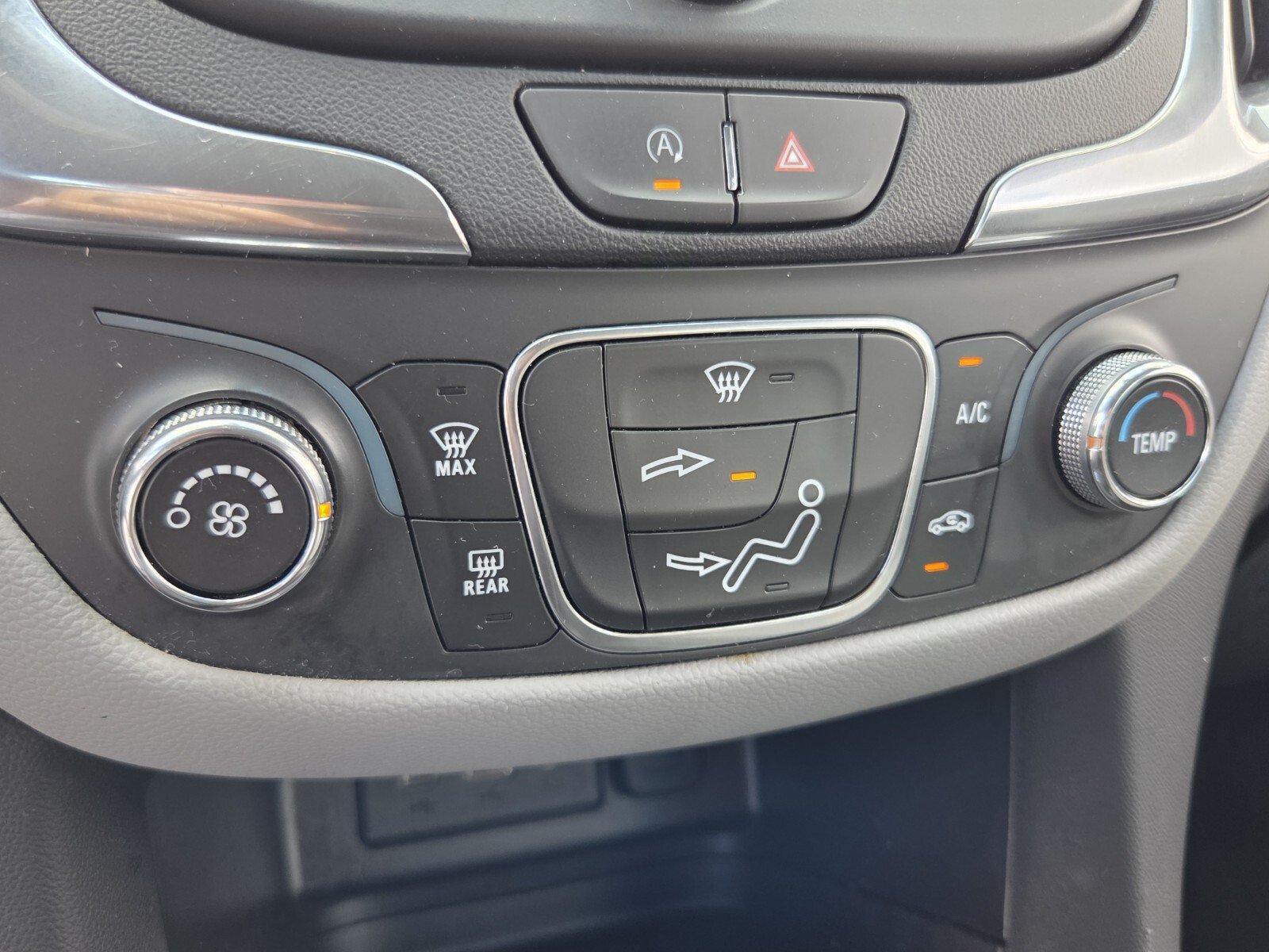 Certified 2024 Chevrolet Equinox LS FWD image 26