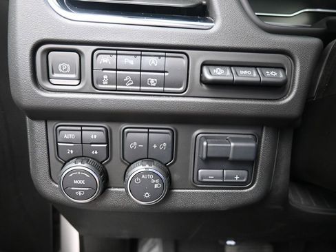 Used 2023 Chevrolet Suburban High Country w/ Max Trailering Package AWD/4WD image 18