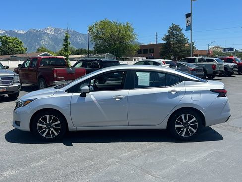 Used 2025 Nissan Versa SV FWD image 6