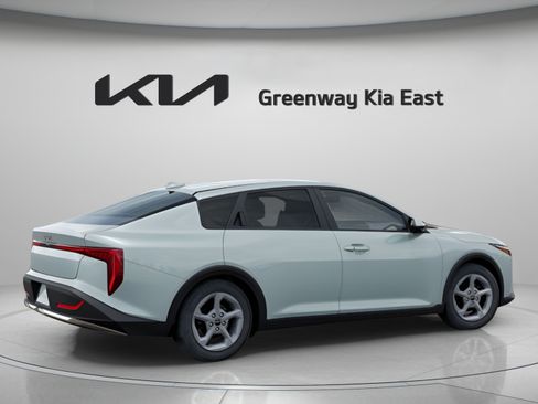 Certified 2025 Kia K4 FWD image 8