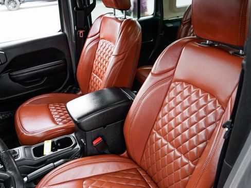 Used 2021 Jeep Wrangler Unlimited Sport image 19