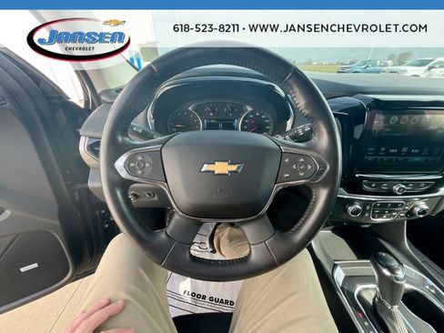 Used 2019 Chevrolet Traverse LT w/ LT Premium Package FWD image 12