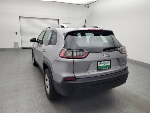 Used 2019 Jeep Cherokee Latitude w/ Cold Weather Group FWD image 6