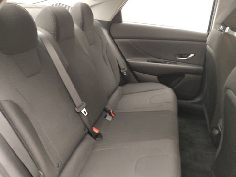 Used 2021 Hyundai Elantra SE w/ Cargo Package image 19