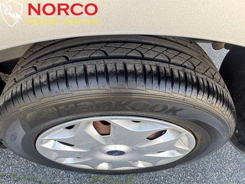 Used 2018 Ford Transit Connect XLT image 18