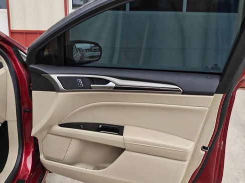 Used 2013 Ford Fusion SE FWD image 14