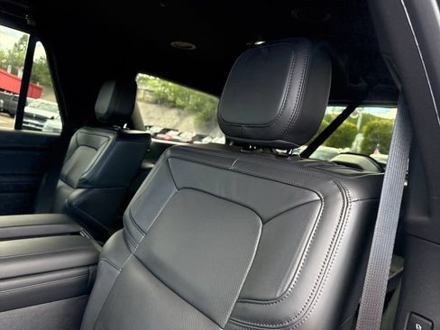 Certified 2023 Lincoln Navigator Reserve AWD/4WD image 22