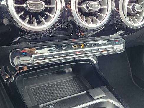 Used 2025 Mercedes-Benz CLA 250 image 29