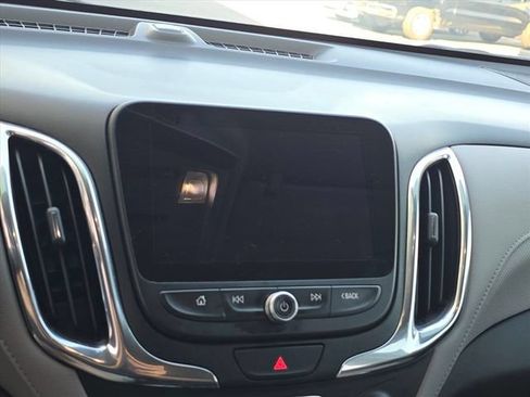 Used 2019 Chevrolet Equinox Premier FWD image 27