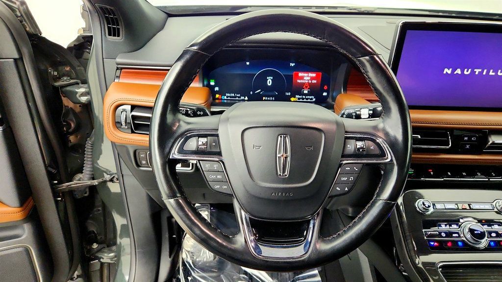 Used 2023 Lincoln Nautilus Reserve AWD/4WD image 13