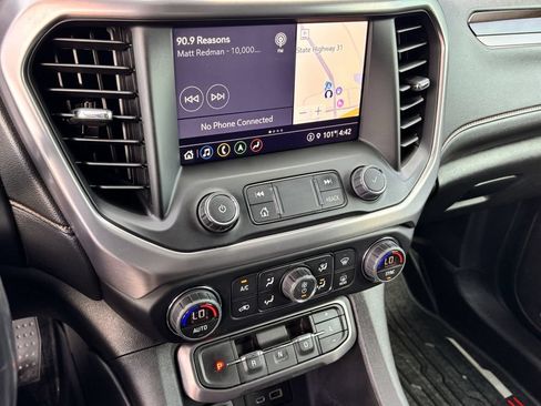 Used 2022 GMC Acadia AT4 w/ Technology Package AWD/4WD image 15