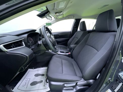 Used 2025 Toyota Corolla LE image 17