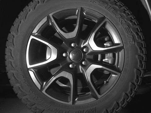 Used 2025 Jeep Compass Trailhawk image 13