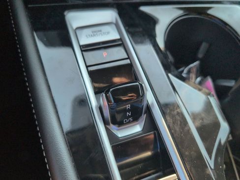 Used 2024 Volkswagen Atlas SE image 26