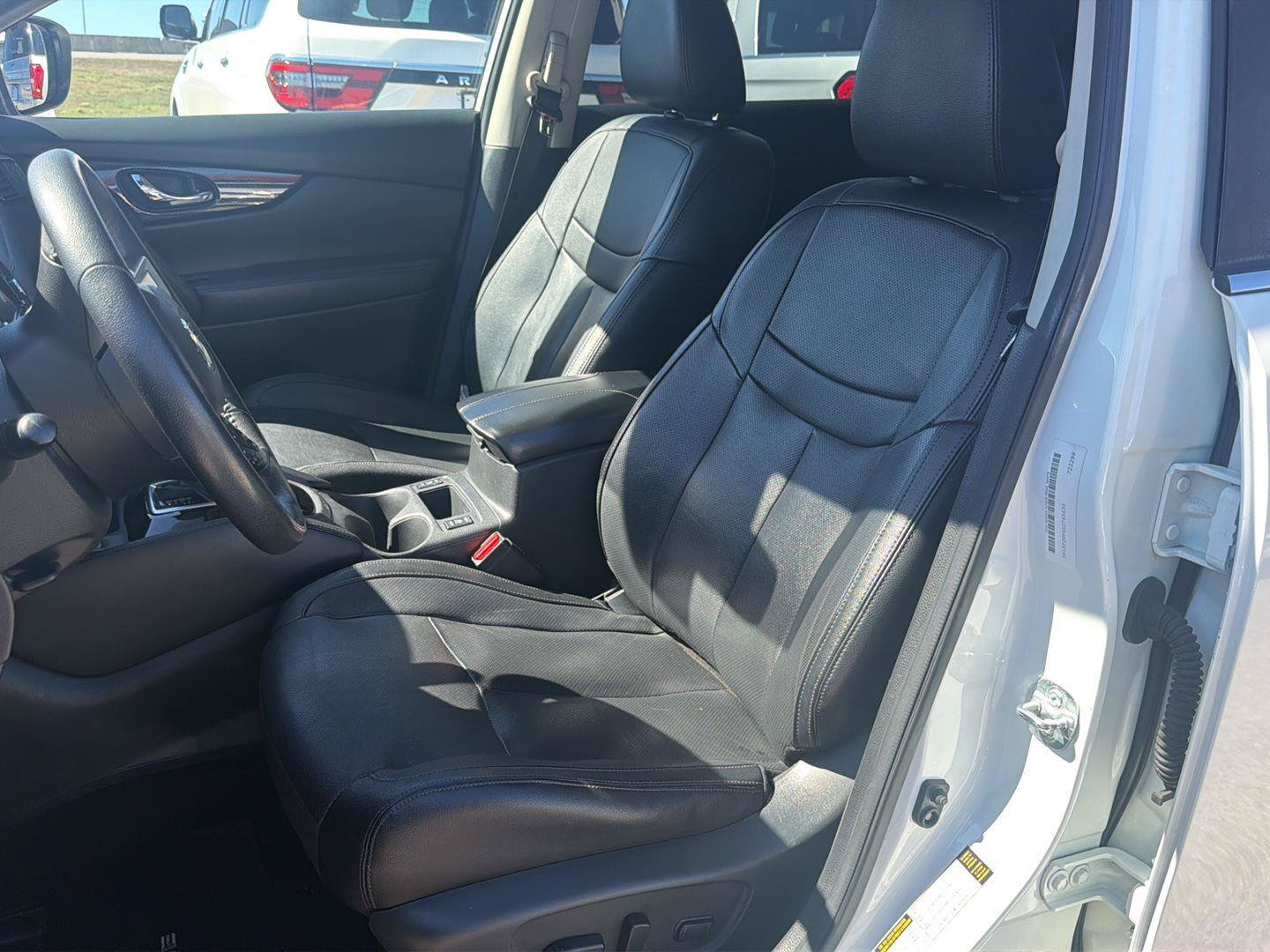 Used 2020 Nissan Rogue SL w/ Premium Package AWD/4WD image 9