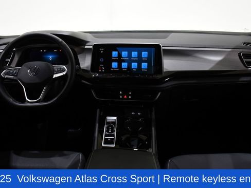 Used 2025 Volkswagen Atlas Cross Sport SE image 8