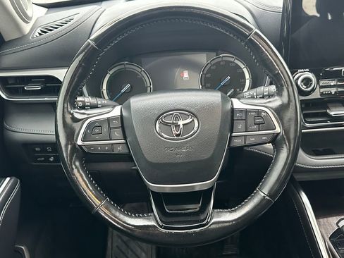 Used 2022 Toyota Highlander Platinum image 20