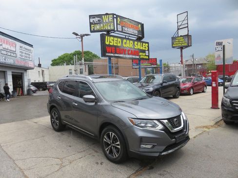 Used 2018 Nissan Rogue SL w/ Premium Package AWD/4WD image 3