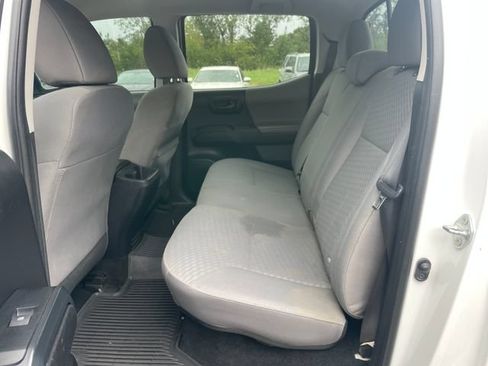 Used 2021 Toyota Tacoma SR AWD/4WD image 28