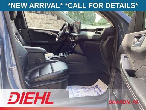 Certified 2024 Ford Escape Platinum AWD/4WD image 17