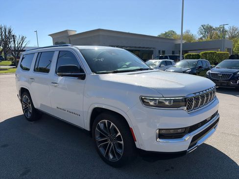 Used 2023 Jeep Grand Wagoneer Series III AWD/4WD image 6