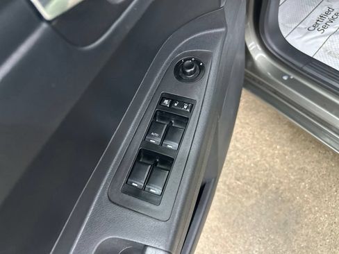 Used 2008 Chrysler 300 LX RWD image 34