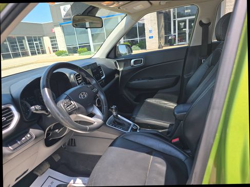 Used 2020 Hyundai Venue SEL w/ Convenience + Premium Package FWD image 10