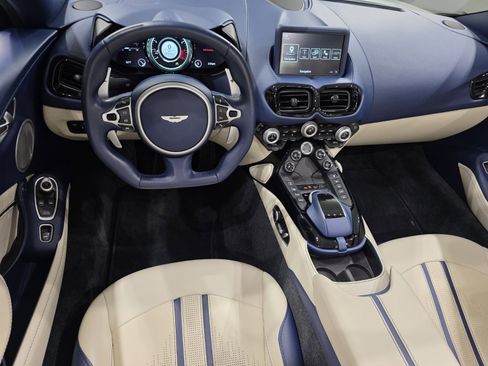 Used 2021 Aston Martin V8 Vantage Roadster image 10