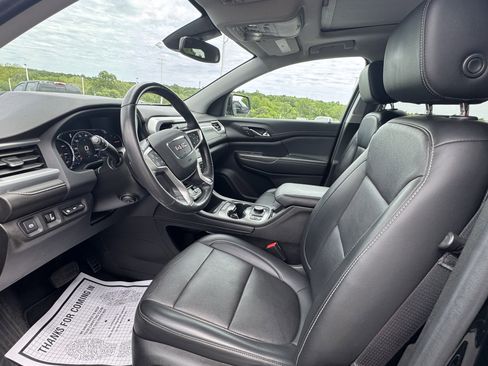 Used 2022 GMC Acadia SLT w/ Technology Package FWD image 13