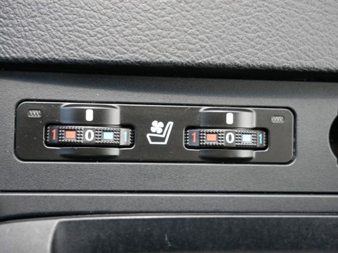 Used 2013 Lexus RX 350 AWD w/ Premium Pkg image 32