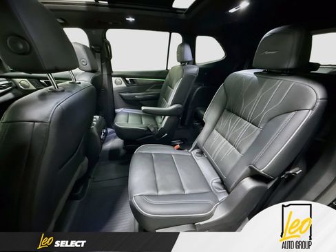 Used 2025 Buick Enclave Avenir w/ Super Cruise Package AWD/4WD image 29