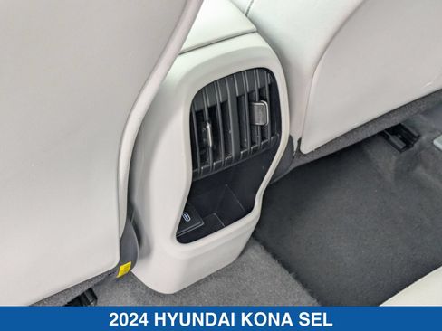Used 2024 Hyundai Kona SEL AWD/4WD image 30