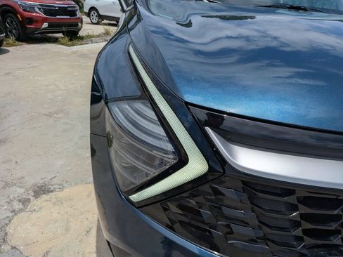 Certified 2024 Kia Sportage EX AWD/4WD image 10