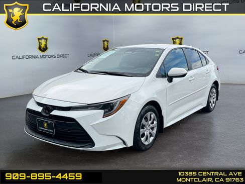 Used 2025 Toyota Corolla LE FWD image 1