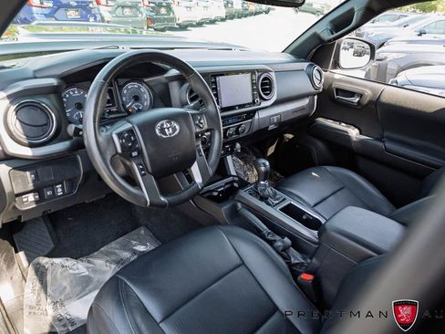 Used 2021 Toyota Tacoma TRD Sport w/ TRD Premium Sport Package AWD/4WD image 23