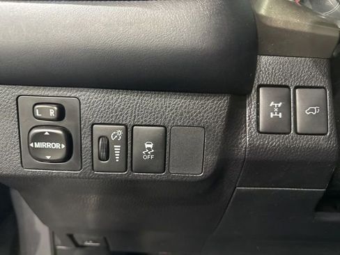 Used 2014 Toyota RAV4 Limited AWD/4WD image 17