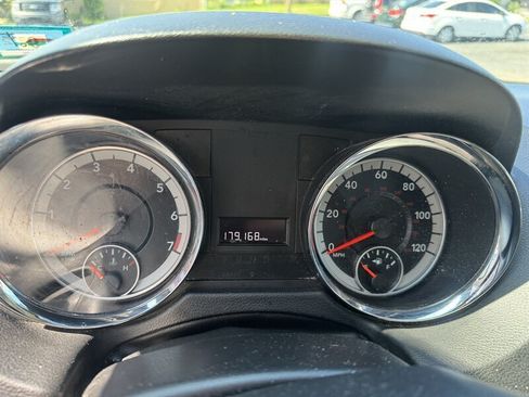 Used 2019 Dodge Grand Caravan SE FWD image 27