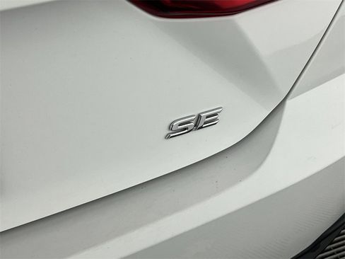 Used 2025 Toyota Camry SE image 27