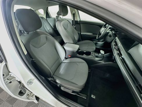 Used 2025 Kia K4 FWD image 30