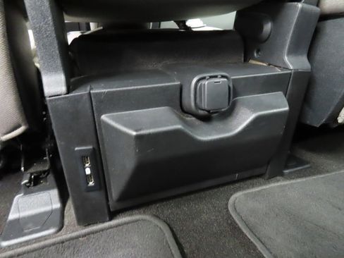 Used 2020 Ford F150 XLT image 11