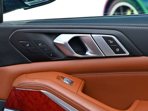 Used 2024 BMW ALPINA XB7 image 59