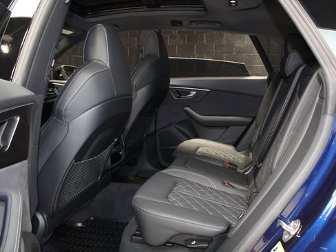 Used 2023 Audi SQ8 Prestige AWD/4WD image 43